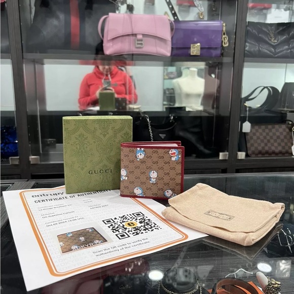 Auth Gucci x Doraemon Bifold Wallet **Rare - Picture 2 of 8